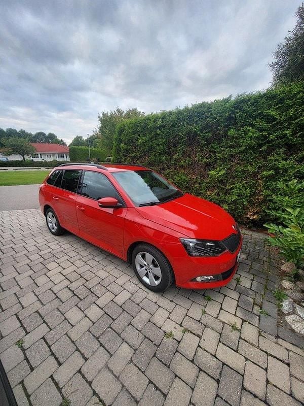 Röd Begagnad 2015 Skoda Fabia Elegance Kombi | 55 000 kr (Superpris) - Bild 1/1