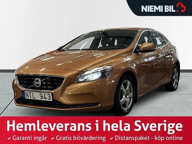 Brun Begagnad 2013 Volvo V40 Momentum Kombi | 134 900 kr (Marknadspris) - Bild 1/3