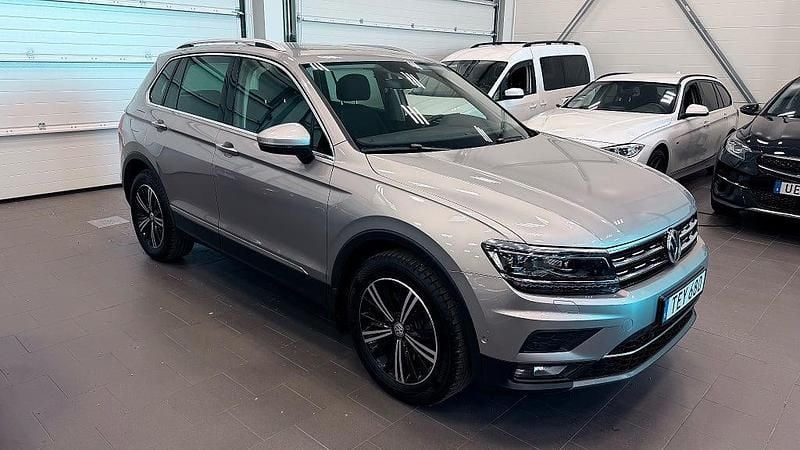 Silvergråmetallic Begagnad 2018 VW Tiguan GT SUV | 227 900 kr (Bra pris) - Bild 1/4