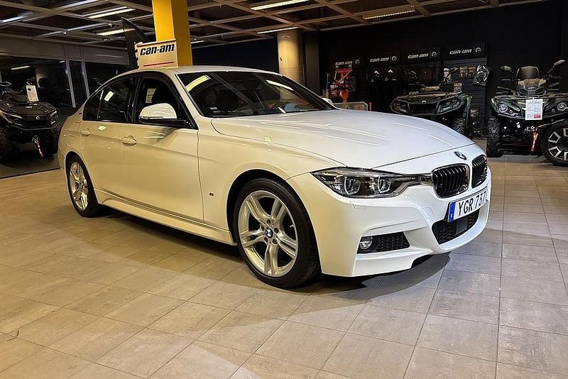 Begagnad BMW 330e M Sport 184 HK (135 kW) 2016 Vit Sedan