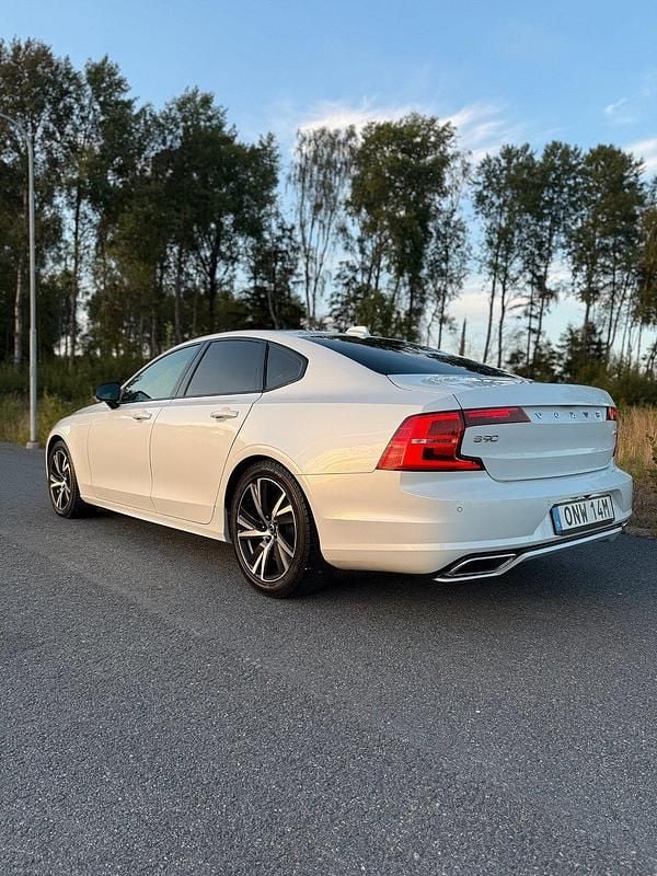 Begagnad Volvo S90 R-Design 236 HK (173 kW) 2019 Vit Sedan