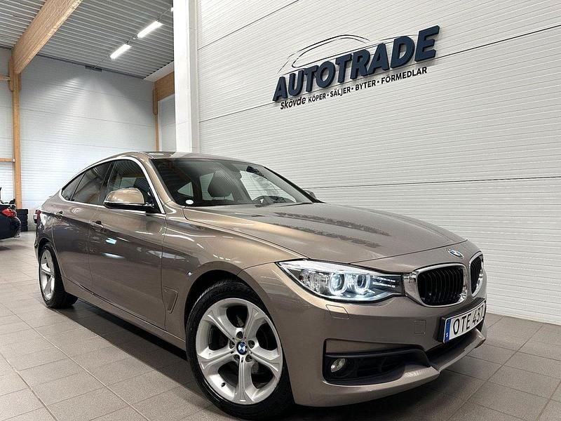 Ljusbrun (brun) Begagnad 2015 BMW 320 Gran Turismo Halvkombi | 139 900 kr (Marknadspris) - Bild 1/4