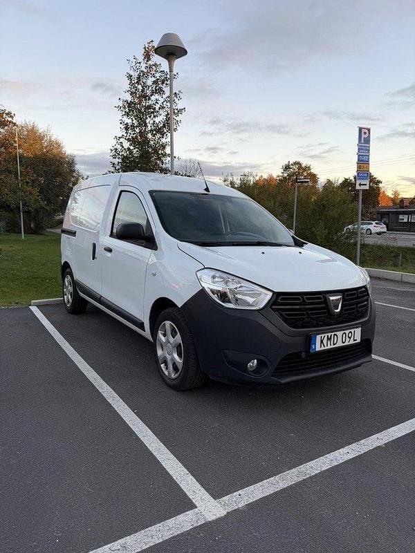 Vit Begagnad 2021 Dacia Dokker Express Van | 85 000 kr (Bra pris) - Bild 1/4