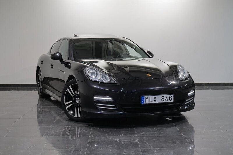 Svart Begagnad 2010 Porsche Panamera 4 Sedan | 279 000 kr (Marknadspris) - Bild 1/4