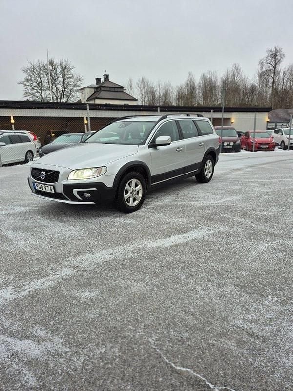 Silver Begagnad 2015 Volvo XC70 Standard Kombi | 168 000 kr (Marknadspris) - Bild 1/4
