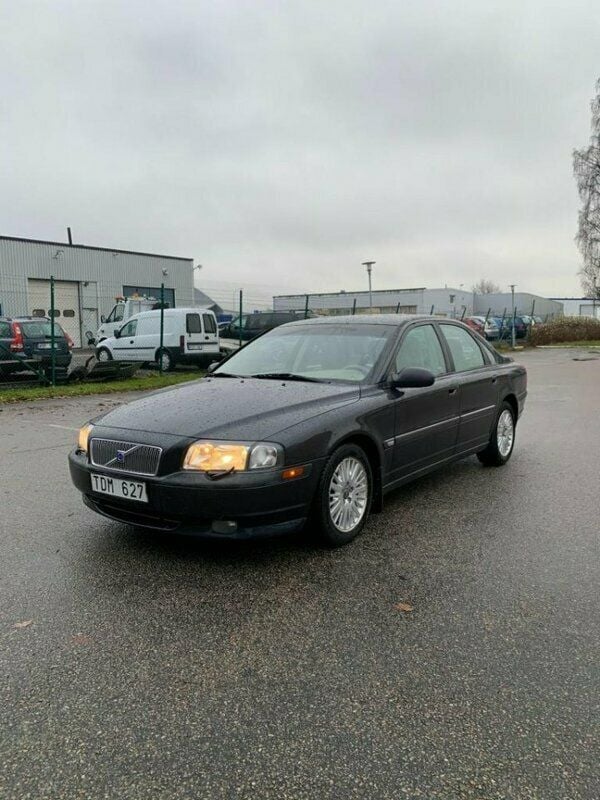 Mörkgrå Begagnad 2002 Volvo S80 Business Edition Sedan | 17 900 kr (Bra pris) - Bild 1/4