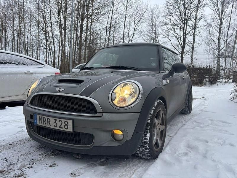 Begagnad 2010 Mini Cooper S Halvkombi | 65 000 kr (Superpris) - Bild 1/4