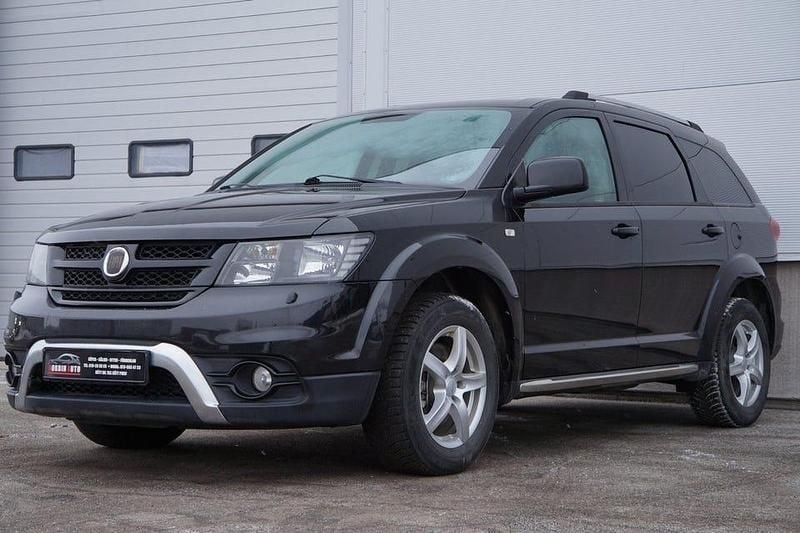 Begagnad Fiat Freemont 170 HK (125 kW) 2015 Svart SUV