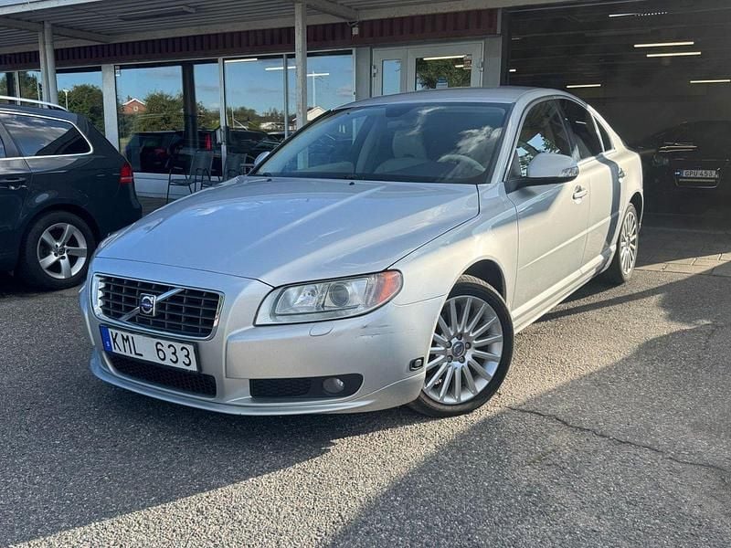 Ljusgrå (grå) Begagnad 2009 Volvo S80 Summum Sedan | 49 900 kr - Bild 1/4