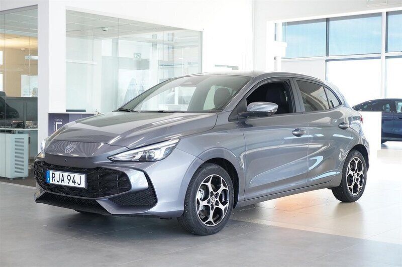Grå/silver Begagnad 2024 MG MG3 Halvkombi | 252 490 kr (Marknadspris) - Bild 1/4