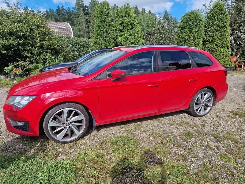 Röd Begagnad 2014 Seat Leon ST FR Kombi | 120 000 kr - Bild 1/4