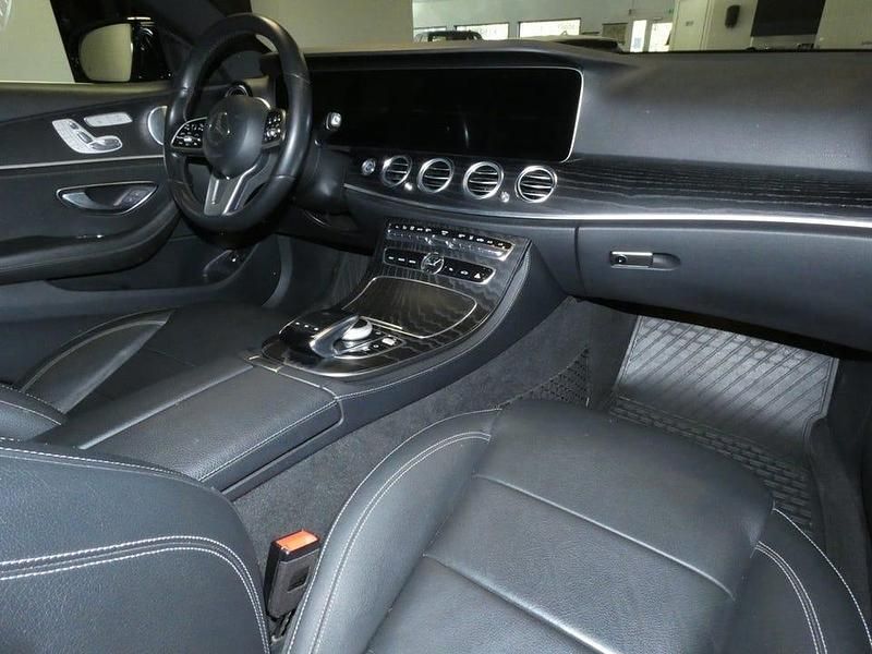 Begagnad Mercedes E220 All-Terrain Avantgarde 194 HK (142 kW) 2019 Svart Kombi