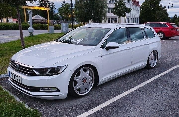 Vit Begagnad 2015 VW Passat Kombi | 159 900 kr (Bra pris) - Bild 1/4