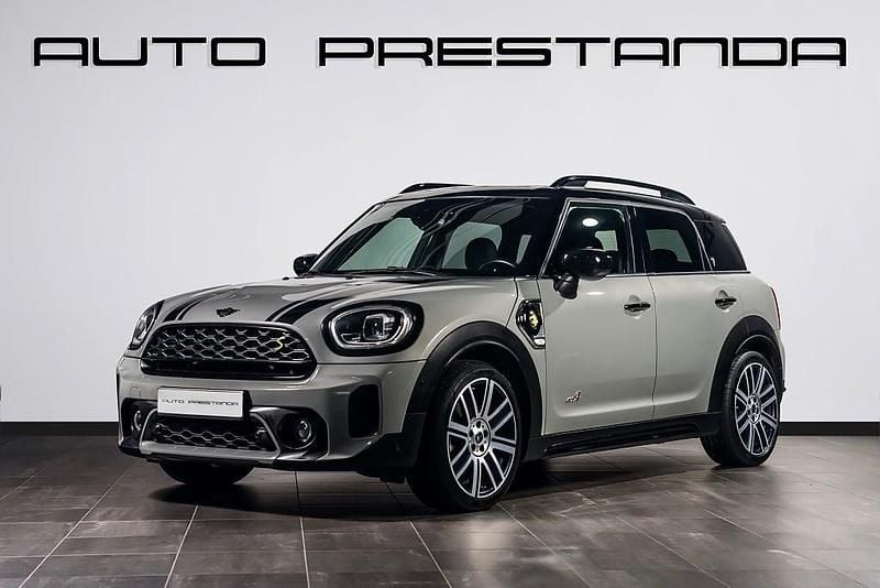 Grå Begagnad 2021 Mini Cooper Countryman SUV | 279 900 kr (Marknadspris) - Bild 1/4