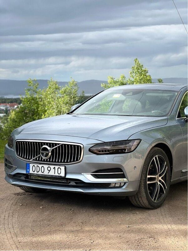 Blå Begagnad 2017 Volvo S90 Inscription Sedan | 230 000 kr (Bra pris) - Bild 1/4