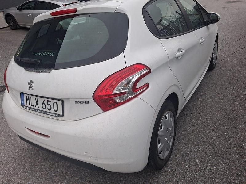 Begagnad Peugeot 208 82 HK (60 kW) 2016 Vit Halvkombi