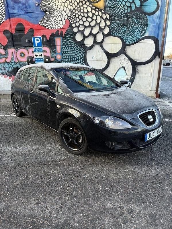 Svart Begagnad 2008 Seat Leon Halvkombi | 34 900 kr - Bild 1/4