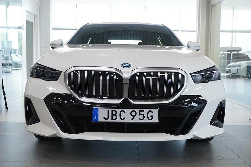 Begagnad BMW i5 Efficient Dynamics 442 kW (601 HK) 2024 Vit Sedan