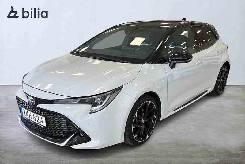 Grå Begagnad 2020 Toyota Corolla Hybrid Halvkombi | 244 900 kr - Bild 1/1