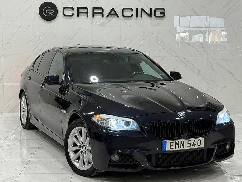 Svart Begagnad 2011 BMW 550 M Sport Sedan | 169 900 kr - Bild 1/4