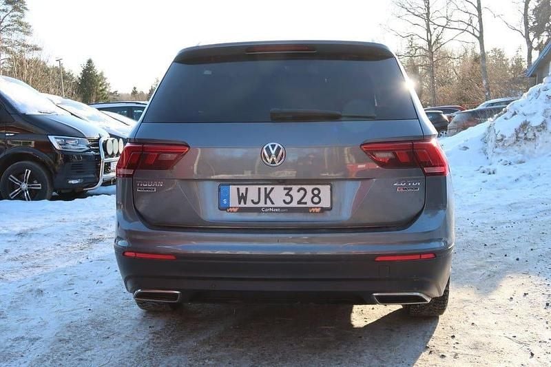 Begagnad VW Tiguan Allspace 150 HK (110 kW) 2018 Mörkgrå SUV