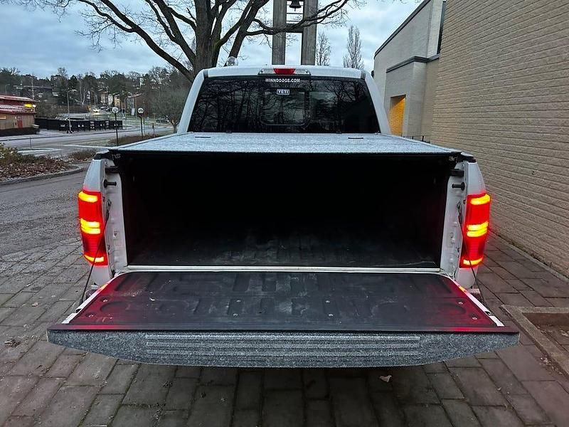 Begagnad Ford F-150 Lariat 379 HK (278 kW) 2020 Vit Pickup