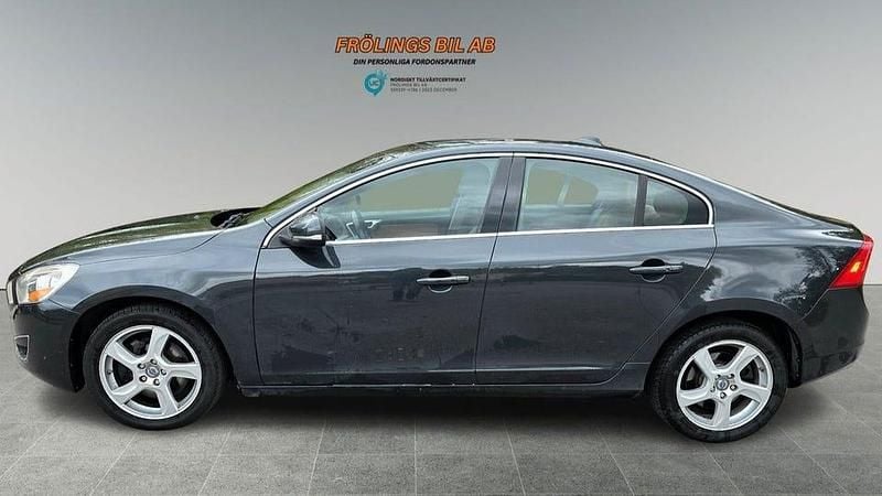 Begagnad Volvo S60 254 HK (186 kW) 2013 Mörkgrå Sedan