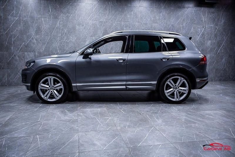 Begagnad VW Touareg R-line 204 HK (150 kW) 2017 Grå SUV