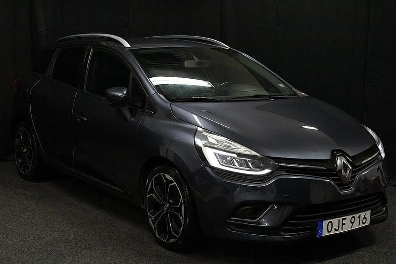 Begagnad Renault Clio IV Intens 90 HK (66 kW) 2017 Grå Kombi