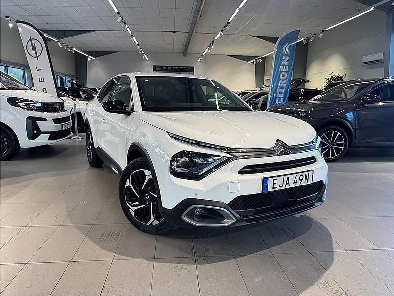 Vit Begagnad 2023 Citroën C4 X Shine SUV | 229 900 kr (Marknadspris) - Bild 1/4
