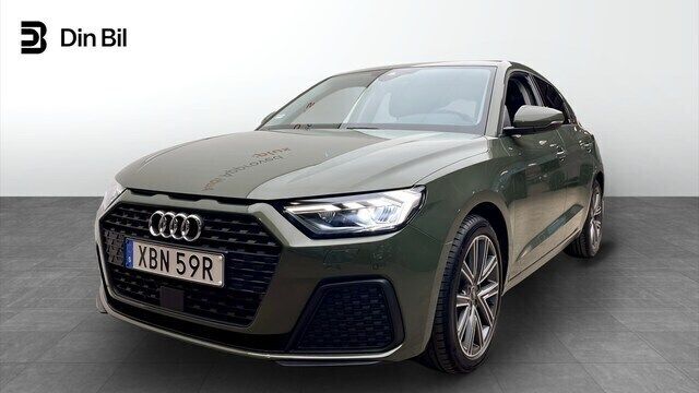 Distriktgrön metallic Begagnad 2024 Audi A1 Sportback Proline Halvkombi | 309 000 kr (Dyr) - Bild 1/4
