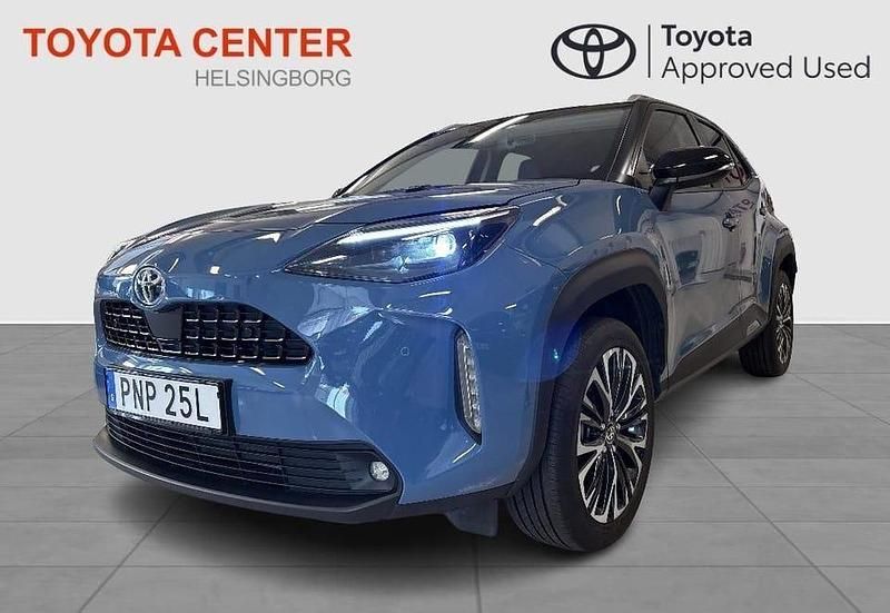 Blå Begagnad 2022 Toyota Yaris Hybrid Edition SUV | 289 900 kr (Marknadspris) - Bild 1/4