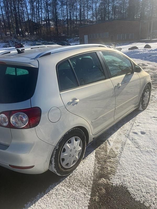 Begagnad VW Golf Plus Cross 105 HK (77 kW) 2011 Minibuss