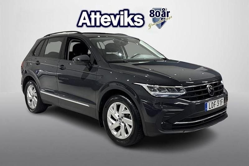 Grå Begagnad 2022 VW Tiguan SUV | 309 900 kr (Marknadspris) - Bild 1/4