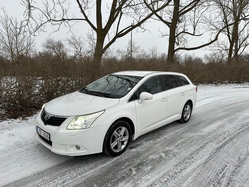 Begagnad Toyota Avensis 147 HK (108 kW) 2011 Kombi