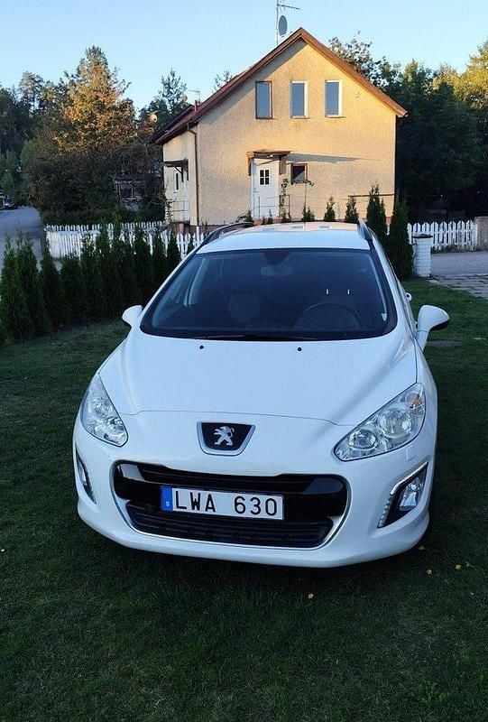 Vit Begagnad 2011 Peugeot 308 Kombi | 40 000 kr (Bra pris) - Bild 1/4