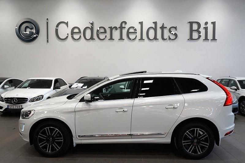 Vit Begagnad 2016 Volvo XC60 Standard SUV | 249 800 kr (Marknadspris) - Bild 1/4