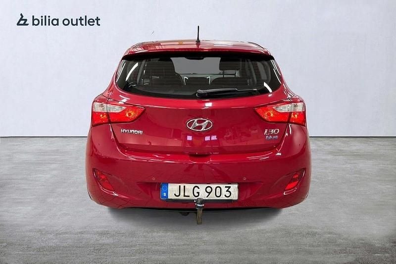 Begagnad Hyundai i30 110 HK (80 kW) 2014 Röd Halvkombi