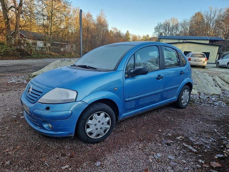 Blå Begagnad 2004 Citroën C3 Halvkombi | 5 000 kr (Superpris) - Bild 1/2