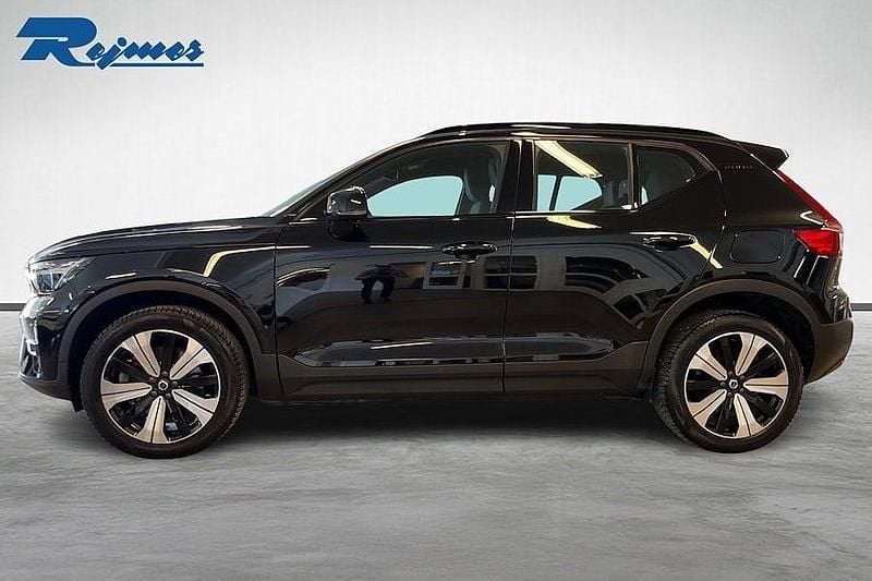 Begagnad Volvo XC40 Plus 154 kW (210 HK) 2022 Svart SUV