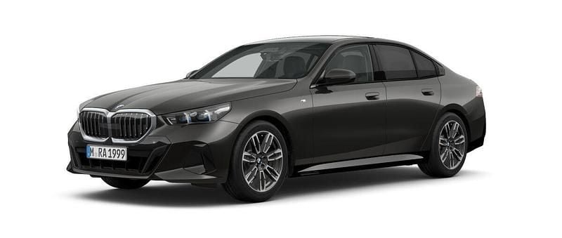 Begagnad 2025 BMW 520 M Sport Sedan | 588 700 kr (Marknadspris) - Bild 1/4