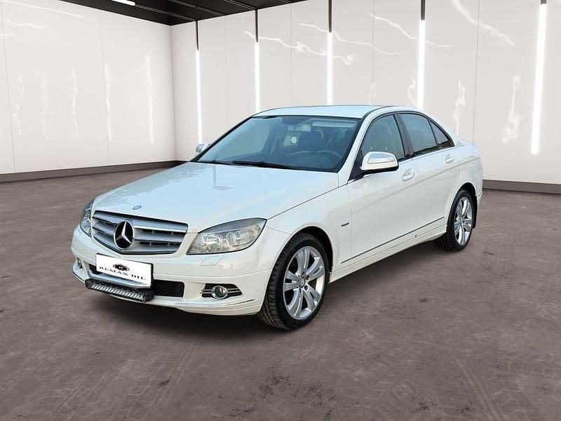 Vit Begagnad 2008 Mercedes C200 Avantgarde Sedan | 59 900 kr (Marknadspris) - Bild 1/4