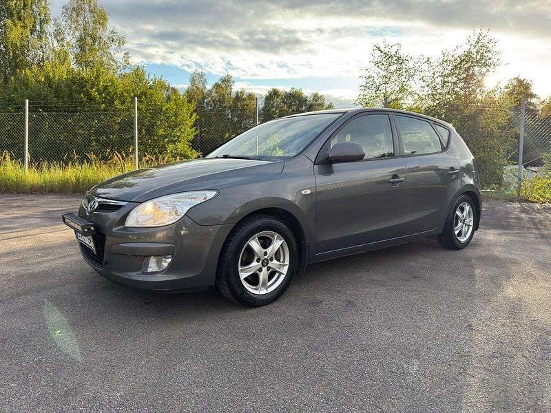 Begagnad 2008 Hyundai i30 Halvkombi | 29 900 kr (Marknadspris) - Bild 1/4
