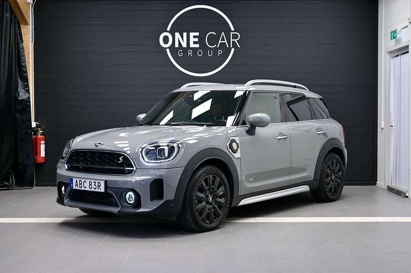 Grå Begagnad 2023 Mini Cooper Countryman SUV | 379 900 kr (Marknadspris) - Bild 1/4