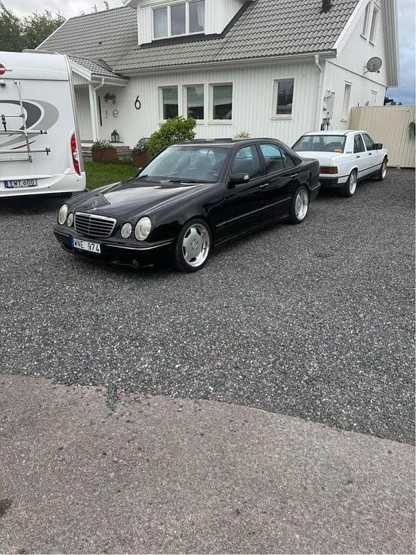 Svart Begagnad 2001 Mercedes E55 AMG AMG Sedan | 195 000 kr - Bild 1/4