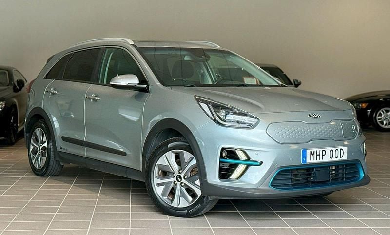 Grå Begagnad 2019 Kia e-Niro 2 SUV | 184 900 kr (Marknadspris) - Bild 1/4