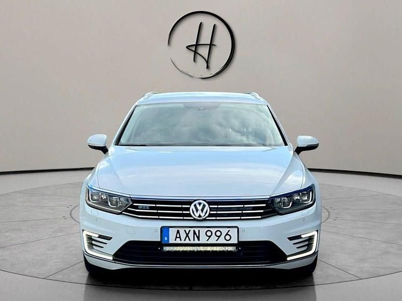 Begagnad VW Passat GTE 218 HK (160 kW) 2016 Vit Kombi
