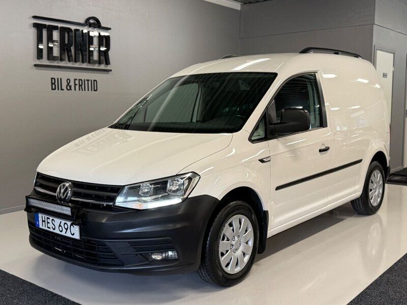 Vit Begagnad 2020 VW Caddy Minibuss | 139 000 kr (Marknadspris) - Bild 1/4