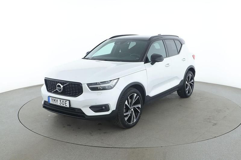 Vit Begagnad 2019 Volvo XC40 R-Design SUV | 348 000 kr (Lite dyr) - Bild 1/3