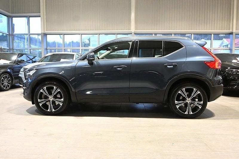Begagnad Volvo XC40 Inscription 129 HK (94 kW) 2021 Mörkblå SUV